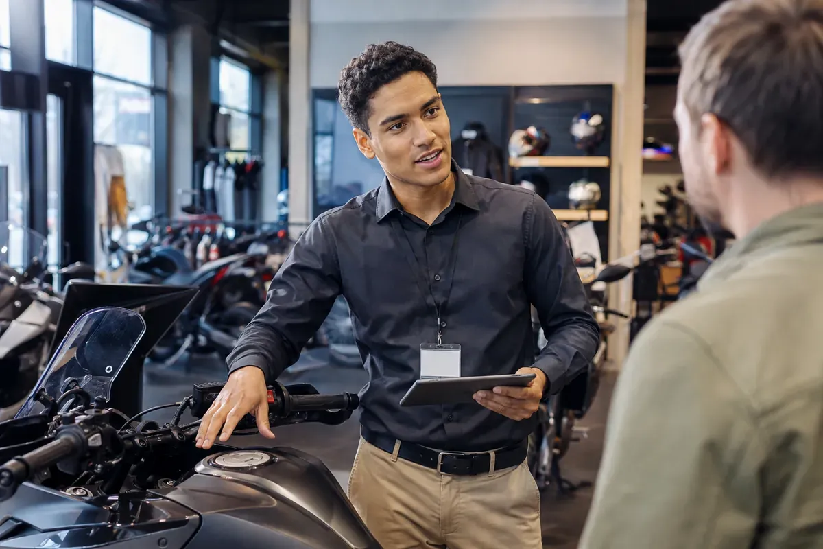 Conseiller commercial motocycles