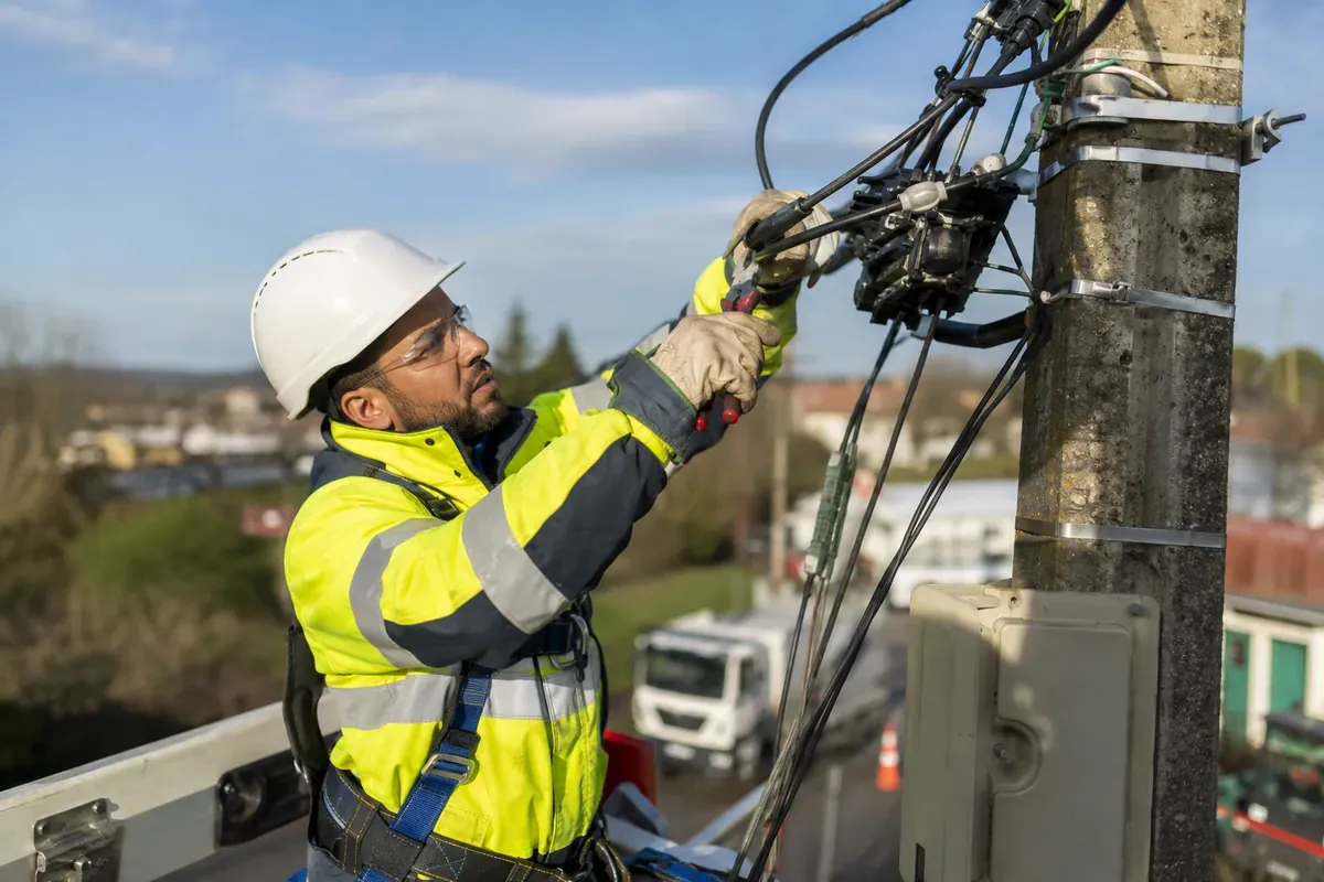 Monteur de réseaux électriques
