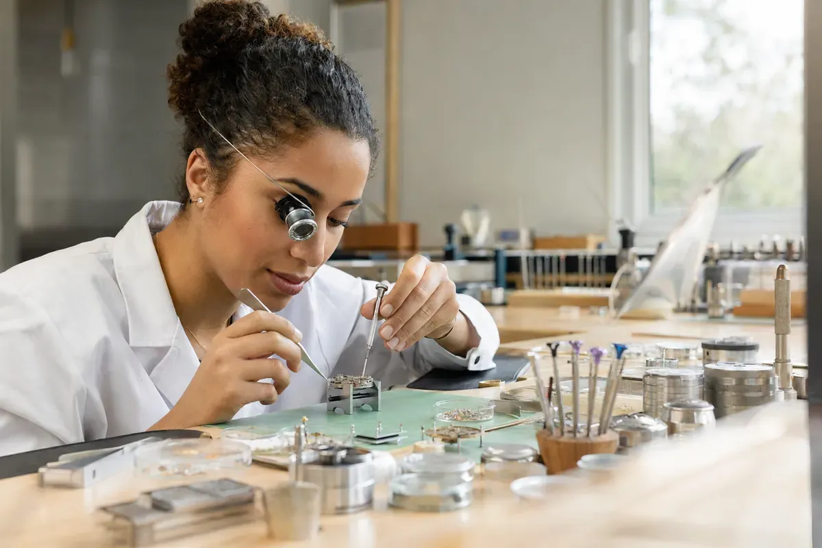 Opérateur en horlogerie