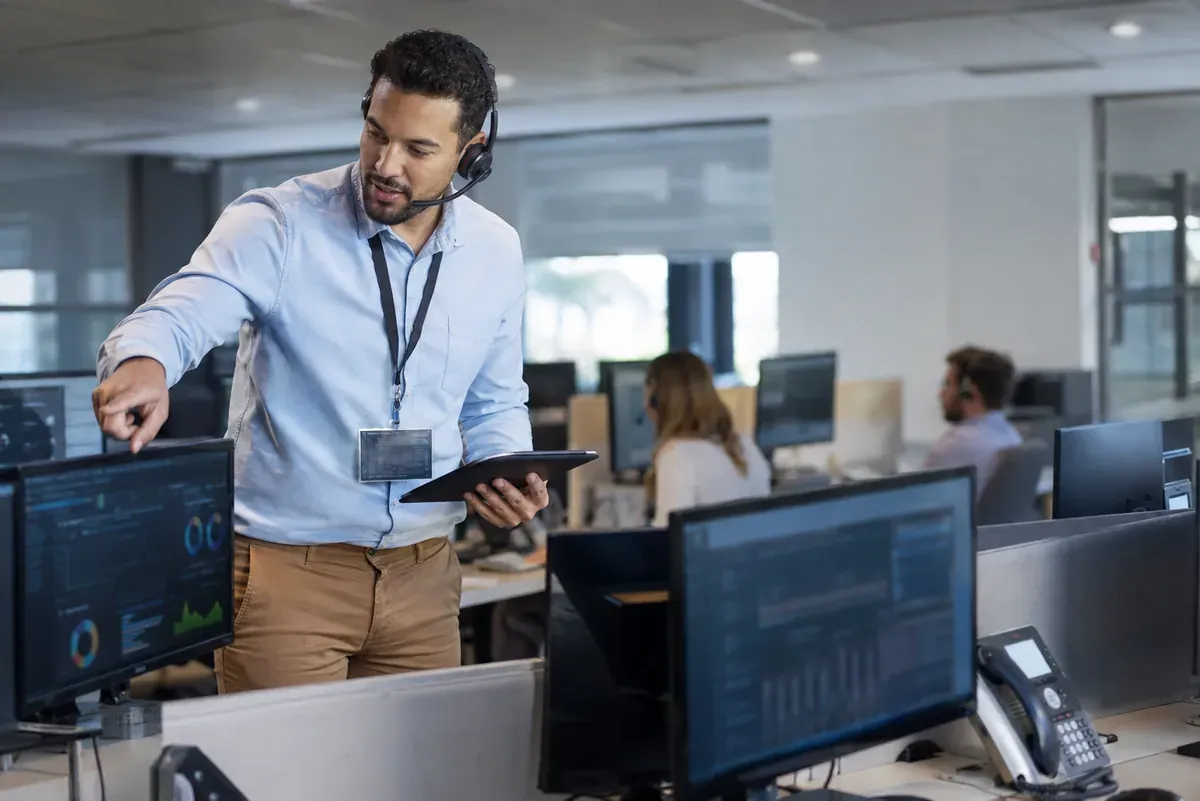 Superviseur hot line en informatique
