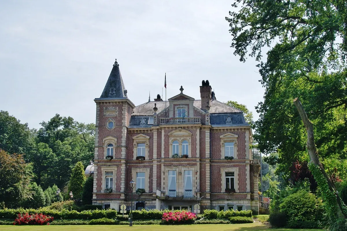 Longuenesse